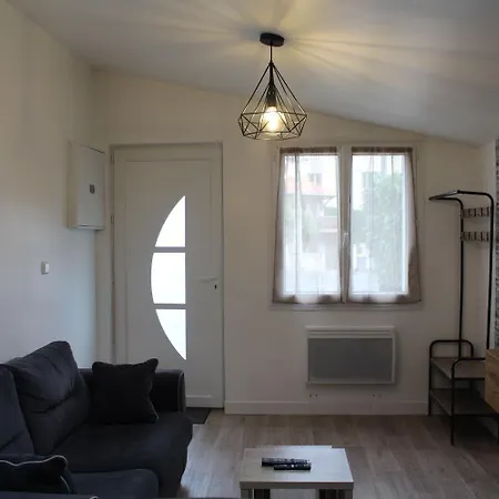 Appartement Agreable Maison Individuelle *